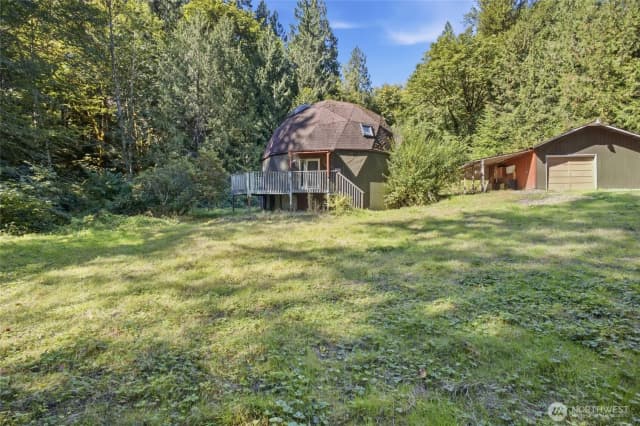 Property photo for 12932 231st Avenue Se, Issaquah photo 2