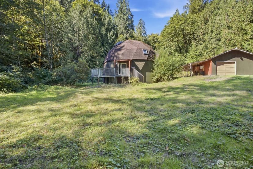 Property photo for 12932 231st Avenue Se, Issaquah photo 2