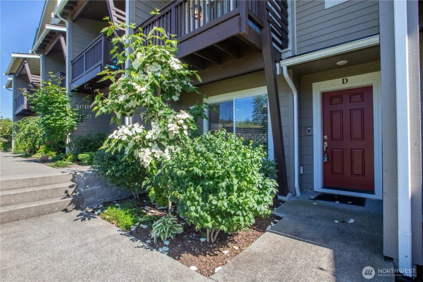 Property photo for 17527 110th Avenue E #d, Puyallup photo 2
