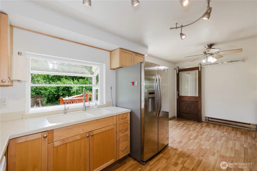 Property photo for 4014 Silver Lane Nw, Bremerton photo 14
