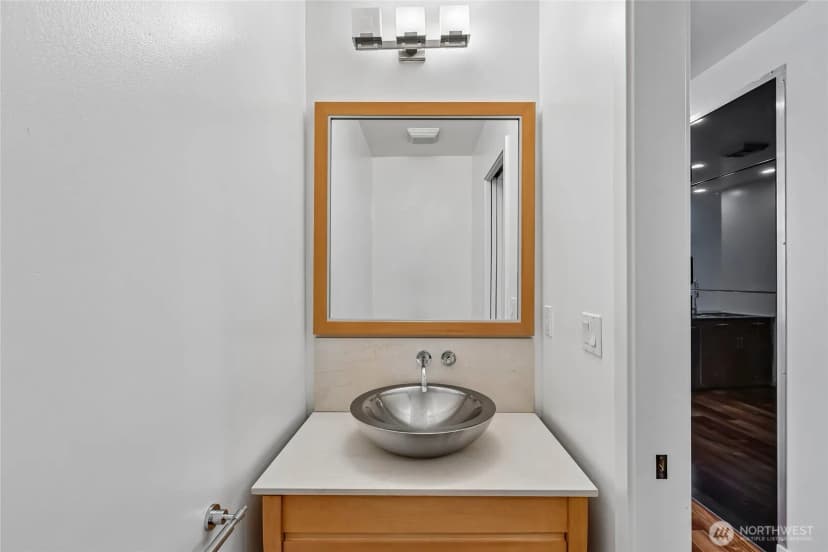 Property photo for 2033 2nd Avenue #2008, Seattle photo 7
