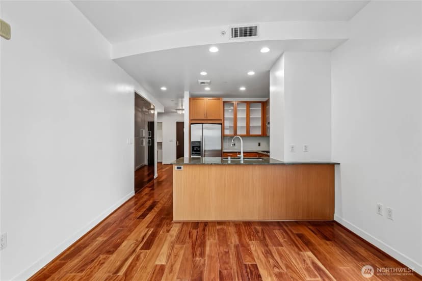Property photo for 2033 2nd Avenue #2008, Seattle photo 15