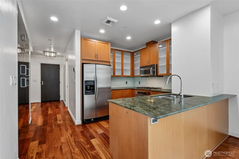 Property photo for 2033 2nd Avenue #2008, Seattle photo 11
