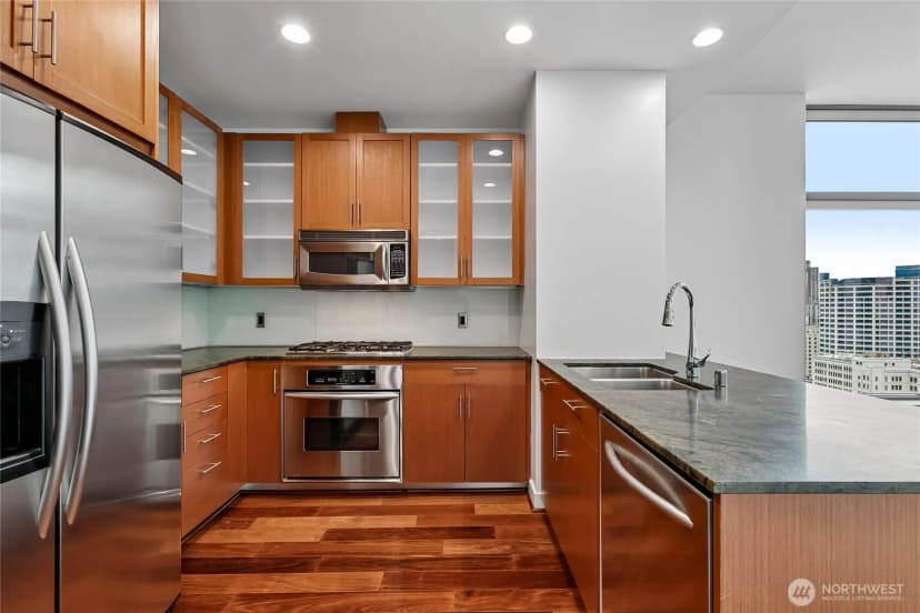 Property photo for 2033 2nd Avenue #2008, Seattle photo 10
