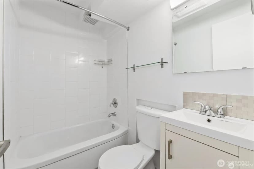 Property photo for 752 Bellevue Avenue E #202, Seattle photo 13