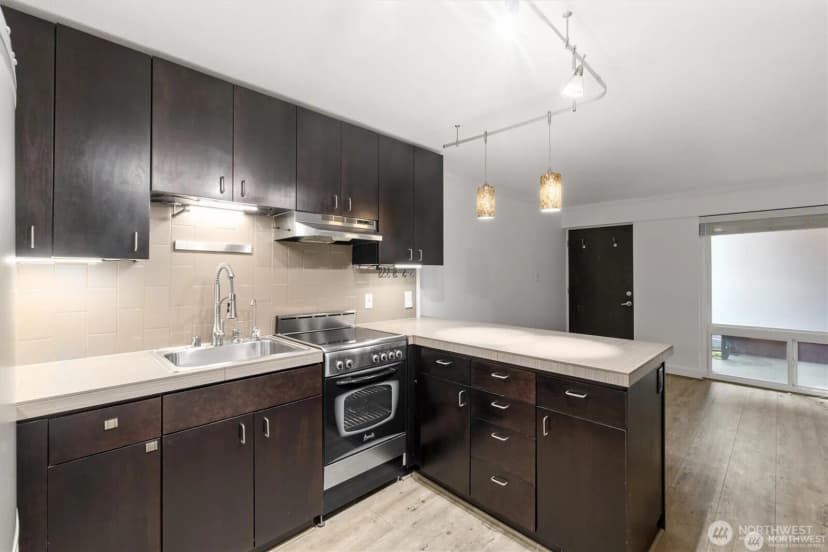 Property photo for 752 Bellevue Avenue E #202, Seattle photo 7