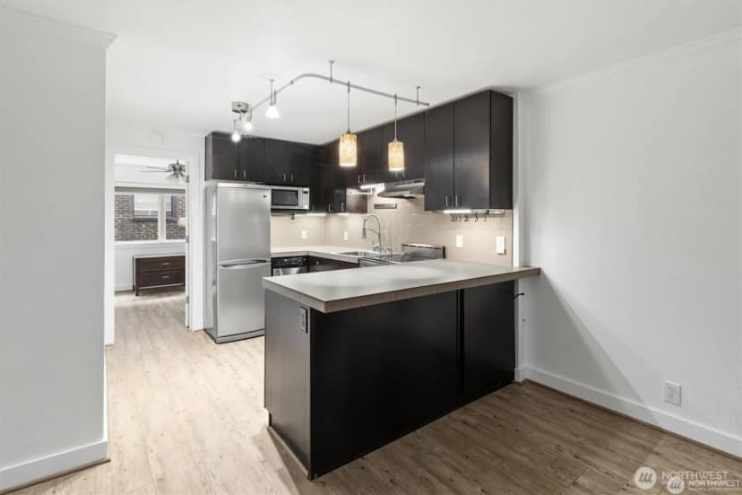 Property photo for 752 Bellevue Avenue E #202, Seattle photo 5