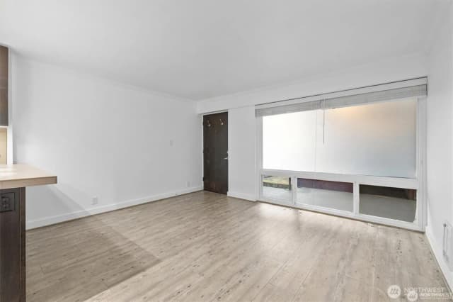 Property photo for 752 Bellevue Avenue E #202, Seattle photo 4