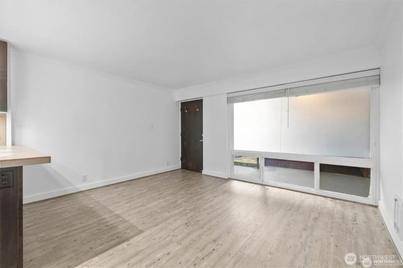 Property photo for 752 Bellevue Avenue E #202, Seattle photo 4
