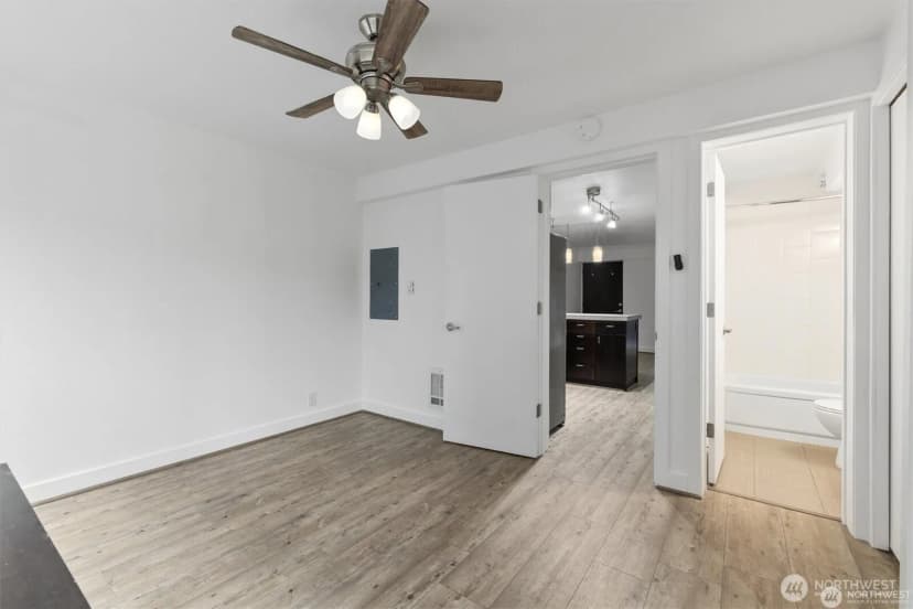 Property photo for 752 Bellevue Avenue E #202, Seattle photo 11