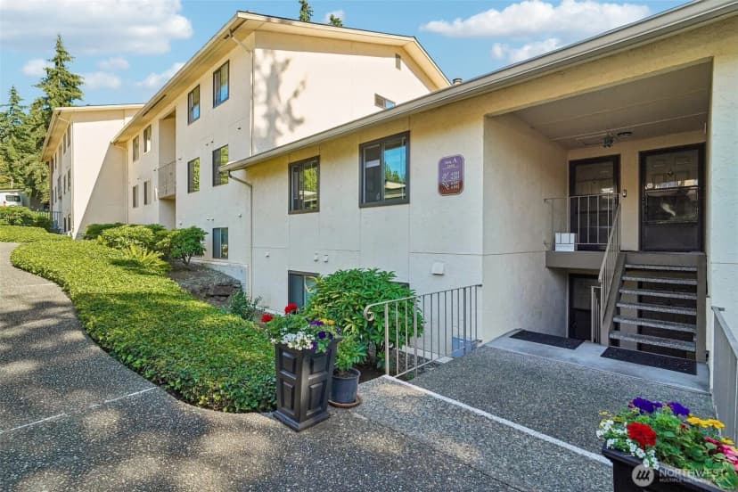 Property photo for 23301 Lakeview Drive #a101, Mountlake Terrace photo 2