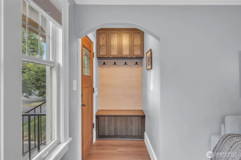 Property photo for 4836 38th Avenue Ne, Seattle photo 3