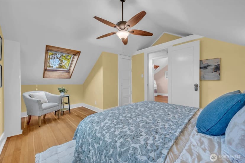 Property photo for 4836 38th Avenue Ne, Seattle photo 16