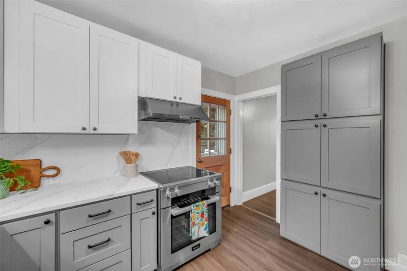 Property photo for 4836 38th Avenue Ne, Seattle photo 11