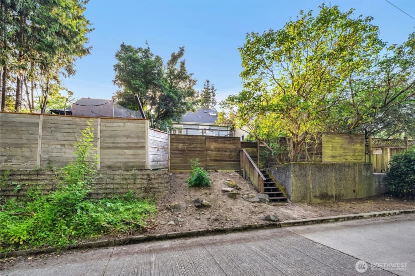 Property photo for 4836 38th Avenue Ne, Seattle photo 31