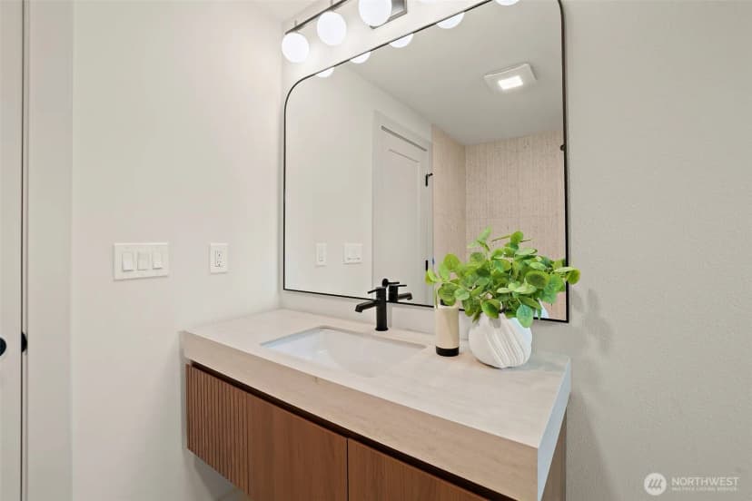 Property photo for 8209 Ne 144th Street, Kirkland photo 14