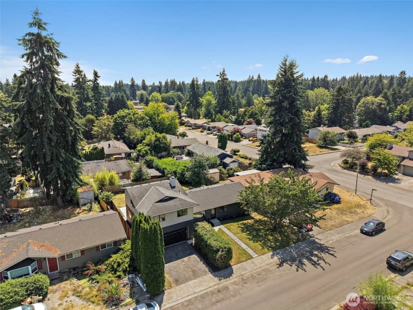 Property photo for 8209 Ne 144th Street, Kirkland photo 36