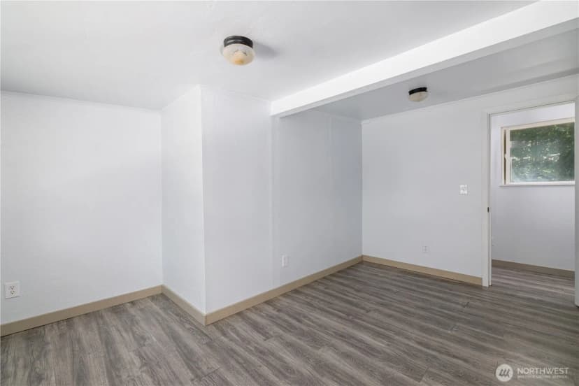 Property photo for 301 E Lakeshore Drive W, Shelton photo 15