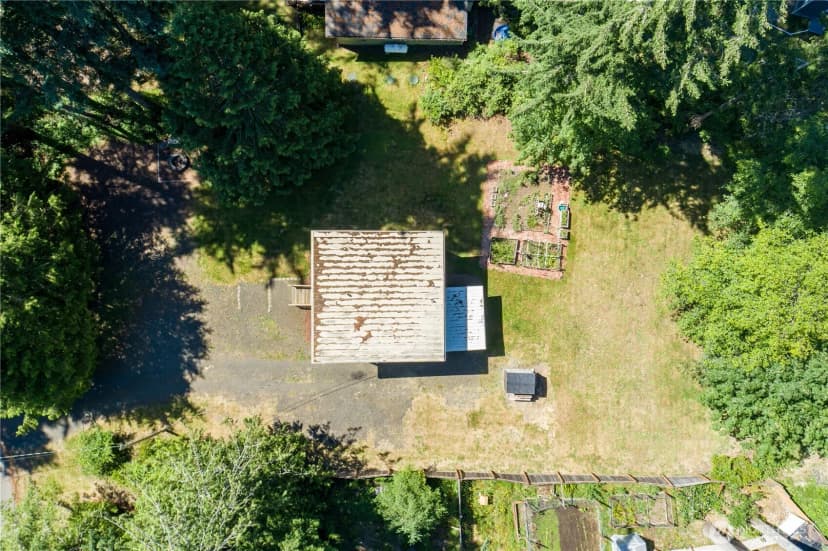 Property photo for 301 E Lakeshore Drive W, Shelton photo 17