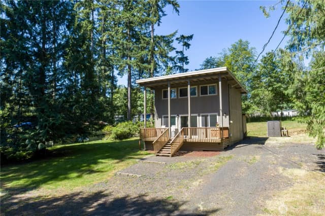 Property photo for 301 E Lakeshore Drive W, Shelton
