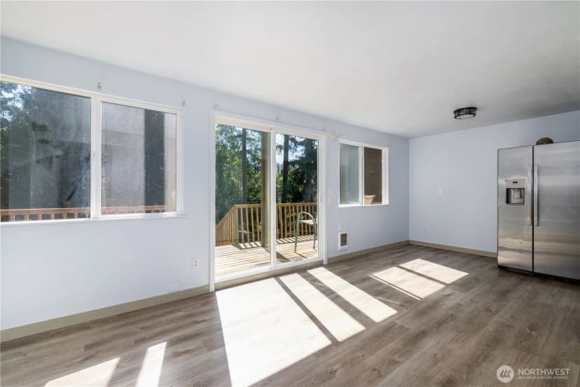 Property photo for 301 E Lakeshore Drive W, Shelton photo 8