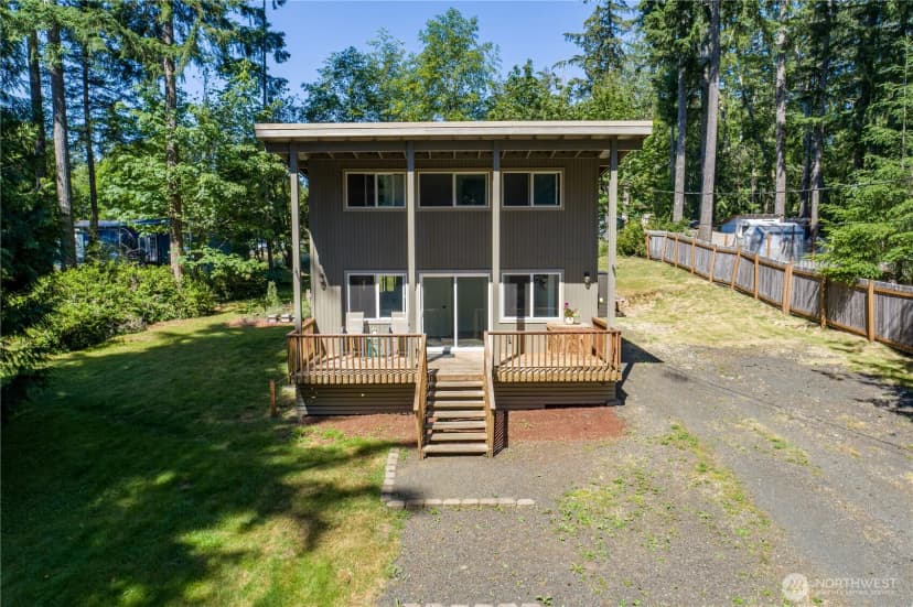 Property photo for 301 E Lakeshore Drive W, Shelton photo 3