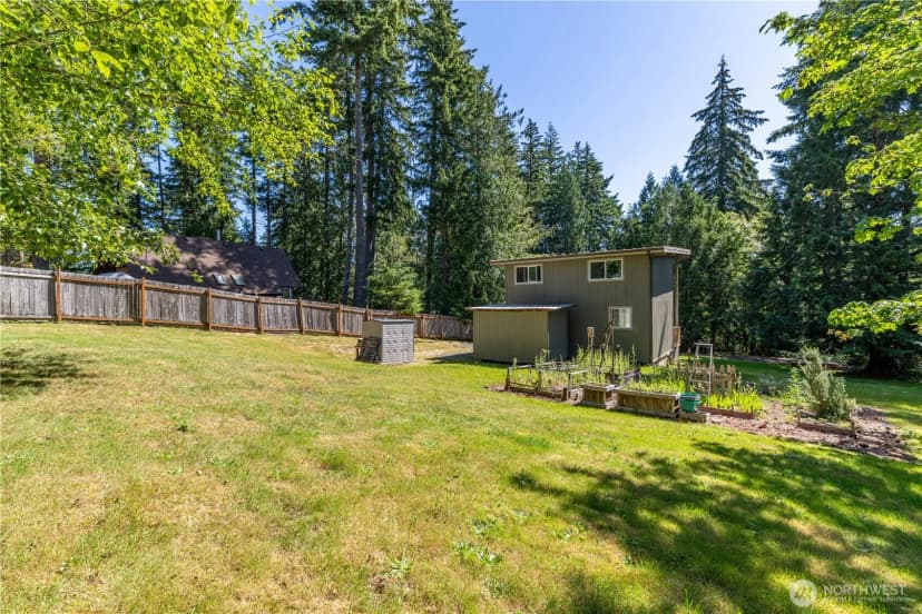 Property photo for 301 E Lakeshore Drive W, Shelton photo 6