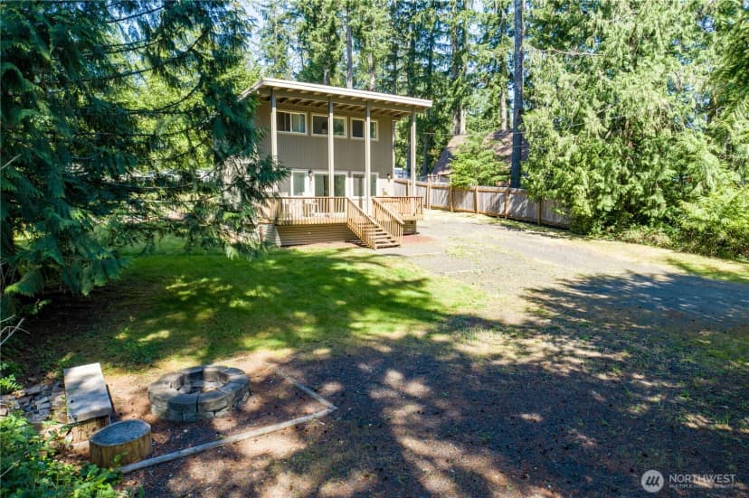 Property photo for 301 E Lakeshore Drive W, Shelton photo 4