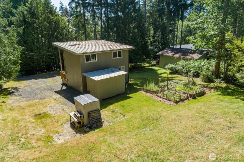 Property photo for 301 E Lakeshore Drive W, Shelton photo 7