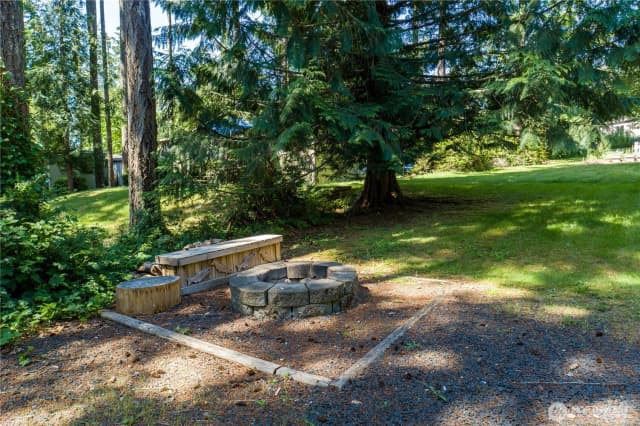 Property photo for 301 E Lakeshore Drive W, Shelton photo 5