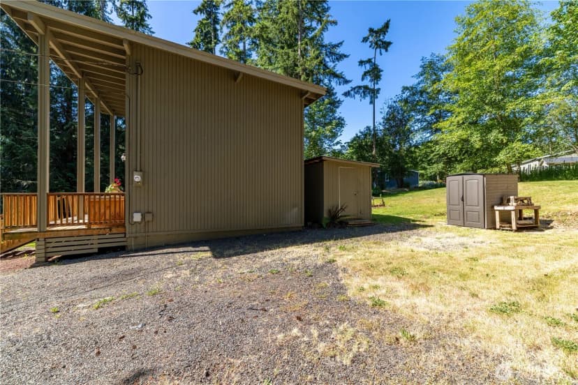 Property photo for 301 E Lakeshore Drive W, Shelton photo 16