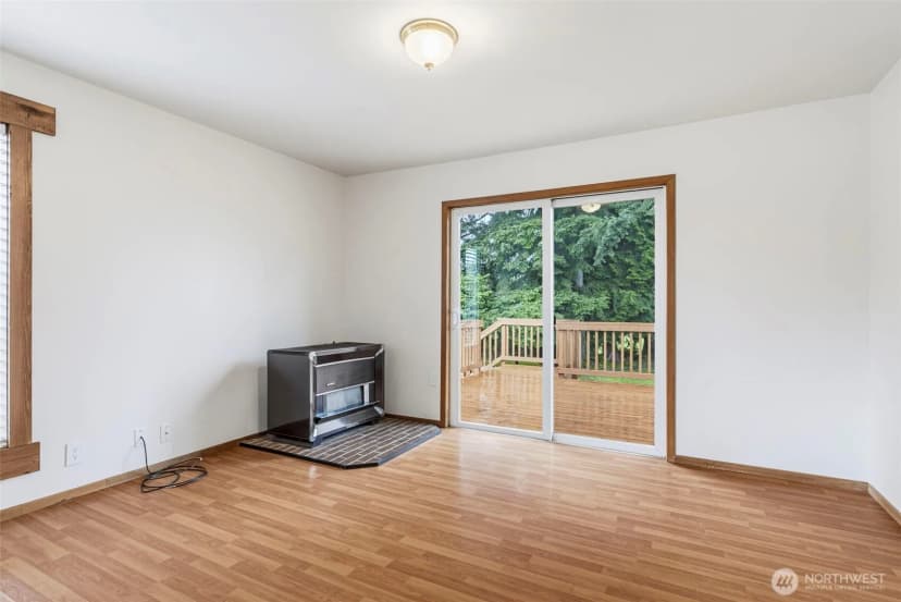 Property photo for 175 Jacobson Road, Cathlamet photo 18