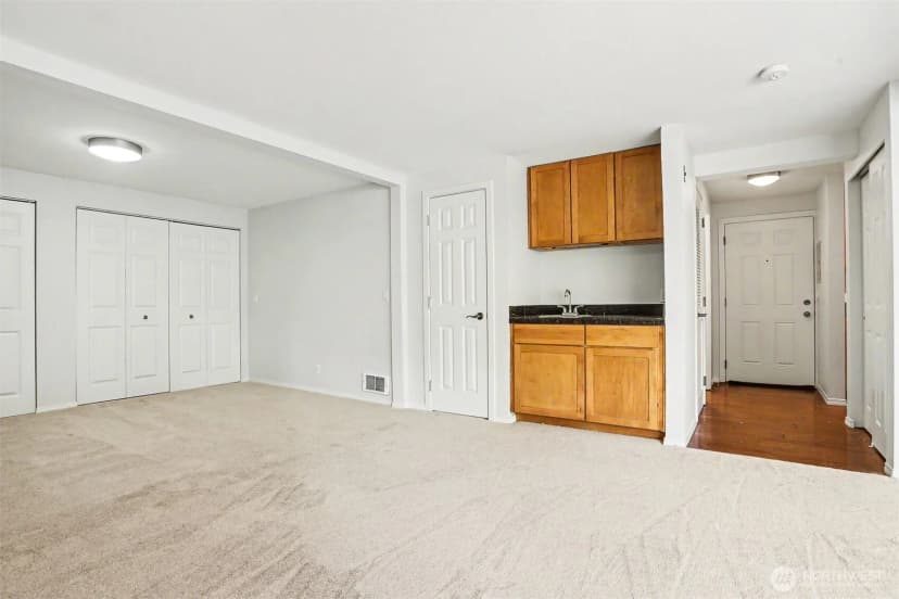 Property photo for 14300 32nd Avenue Ne #107, Seattle photo 16