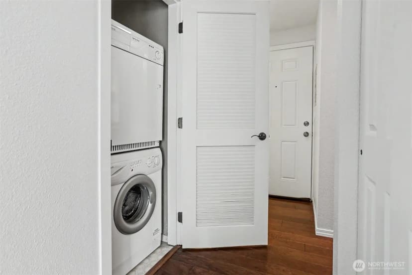 Property photo for 14300 32nd Avenue Ne #107, Seattle photo 12