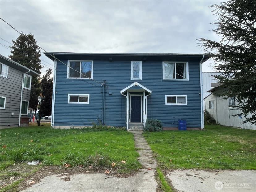 Property photo for 5050 Martin Luther King Jr Way S, Seattle photo 8
