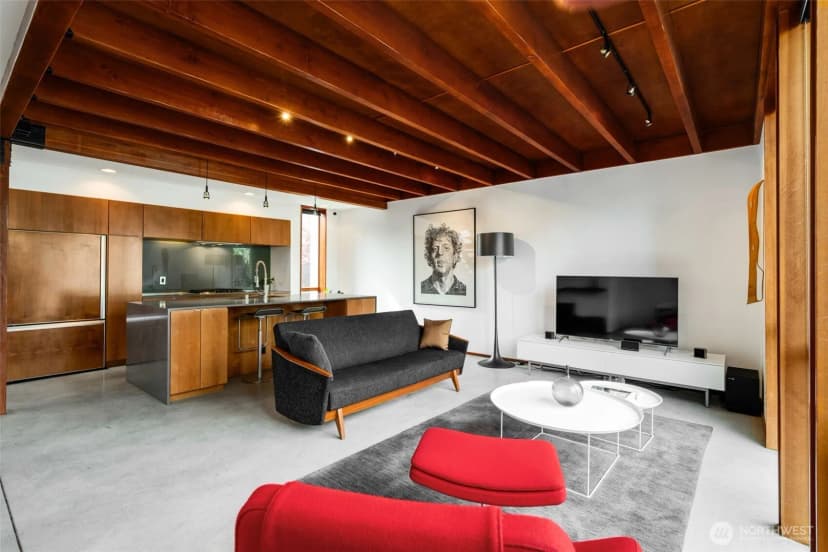 Property photo for 209 12th Ave E, Seattle photo 11