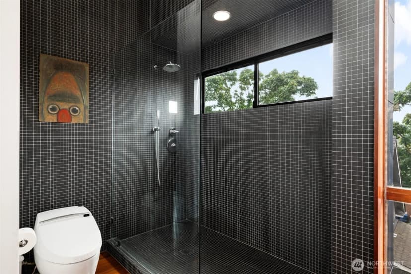 Property photo for 209 12th Ave E, Seattle photo 33
