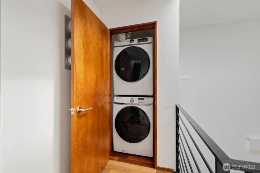 Property photo for 209 12th Ave E, Seattle photo 22