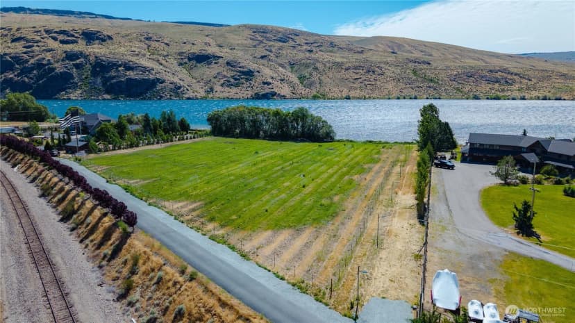 Property photo for 1 Stennes Drive, Pateros photo 30