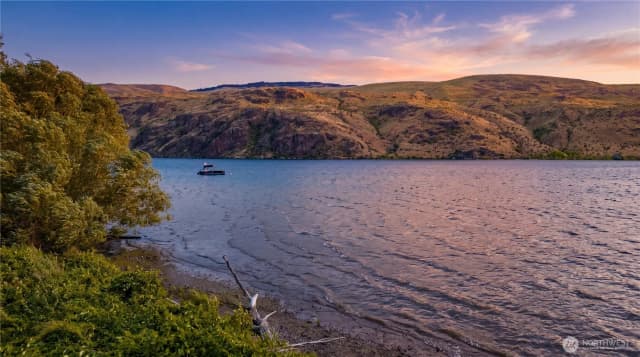 Property photo for 1 Stennes Drive, Pateros photo 3