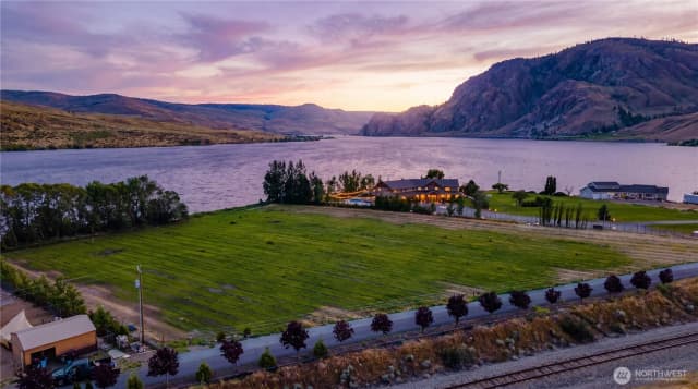 Property photo for 1 Stennes Drive, Pateros