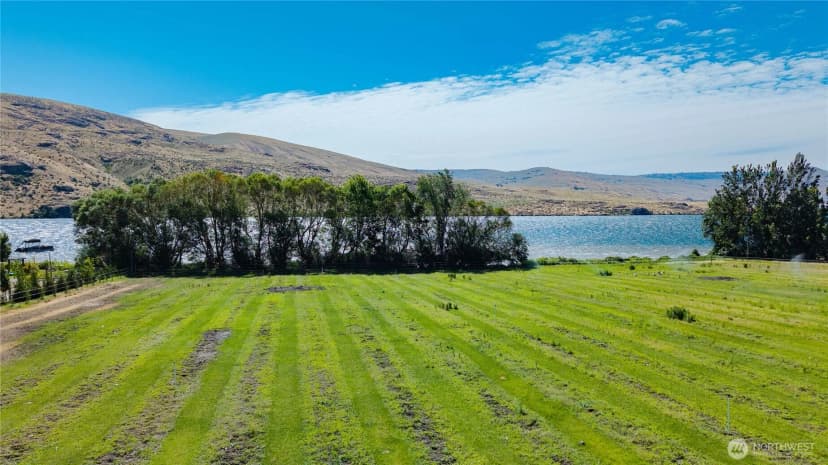Property photo for 2 Stennes Drive, Pateros photo 7