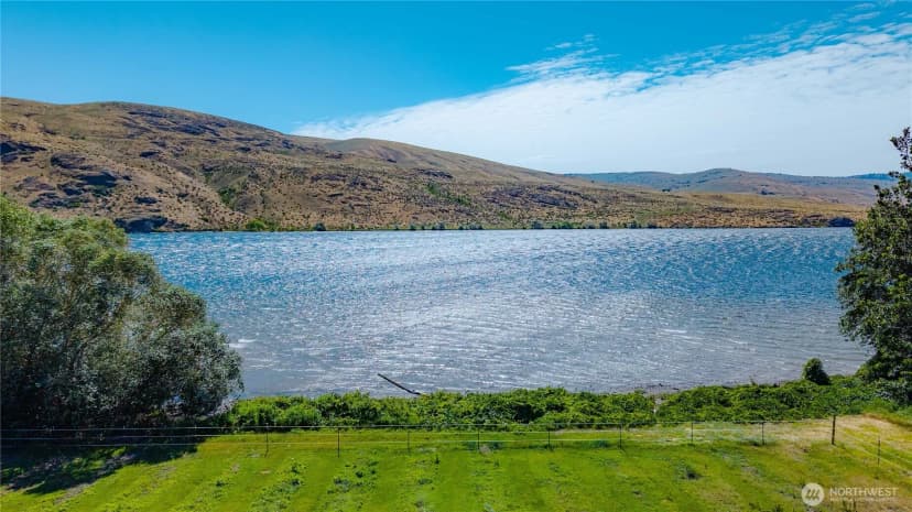 Property photo for 2 Stennes Drive, Pateros photo 30