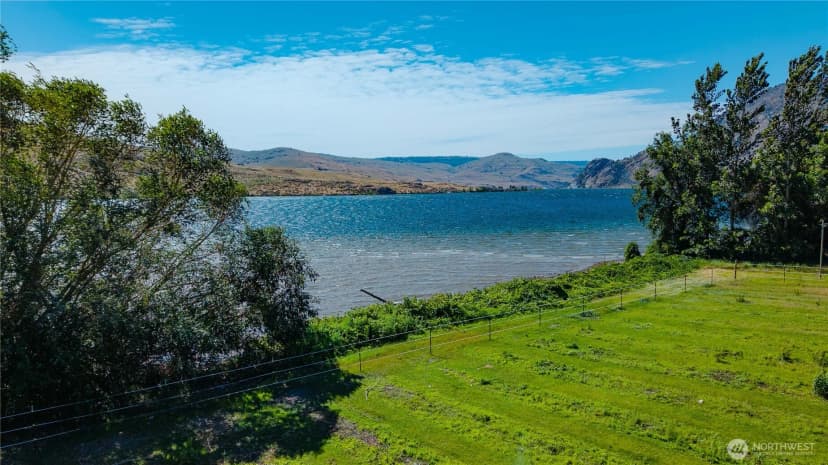 Property photo for 2 Stennes Drive, Pateros photo 24