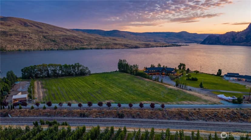 Property photo for 2 Stennes Drive, Pateros photo 4