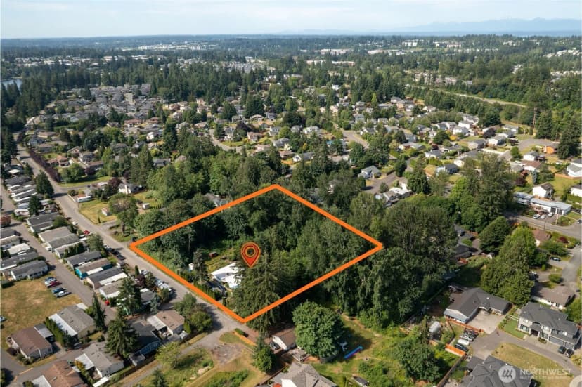 Property photo for 14808 Larch Way, Lynnwood photo 4