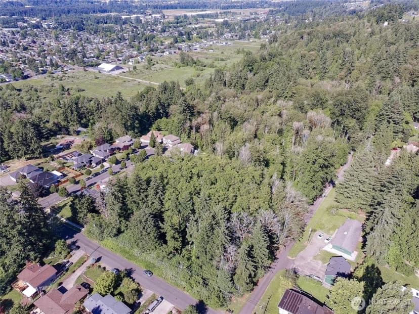 Property photo for 1701 13th Street Se, Puyallup photo 8