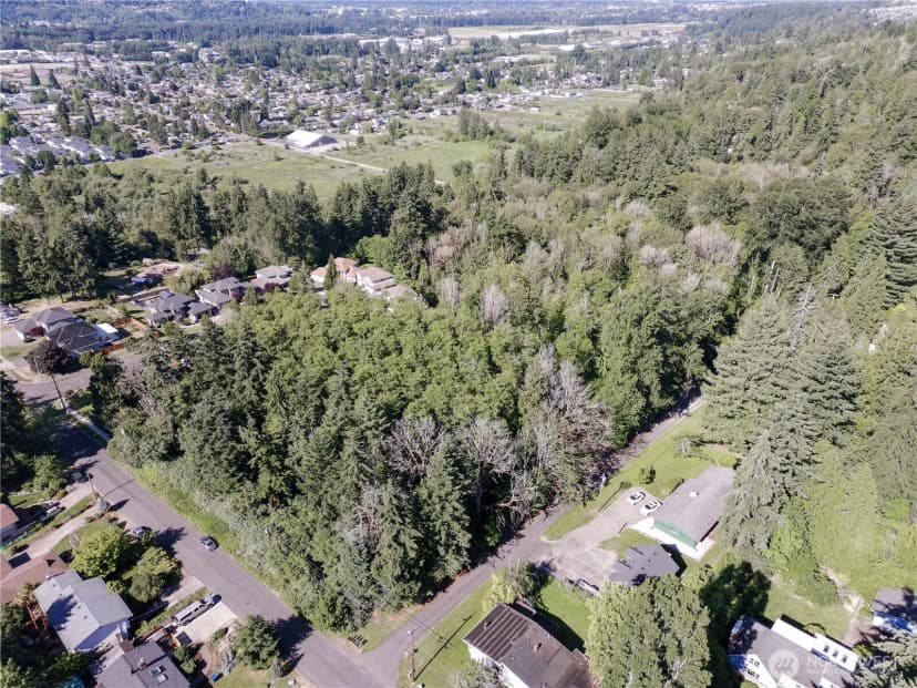 Property photo for 1701 13th Street Se, Puyallup photo 13