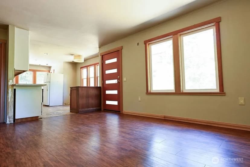 Property photo for 14323 12th Avenue Sw, Burien photo 10