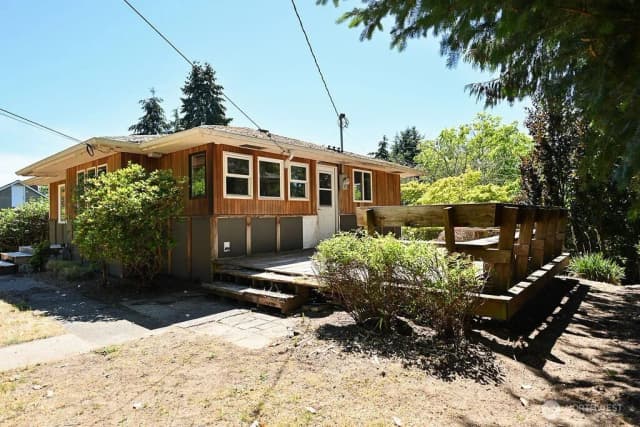 Property photo for 14323 12th Avenue Sw, Burien photo 2